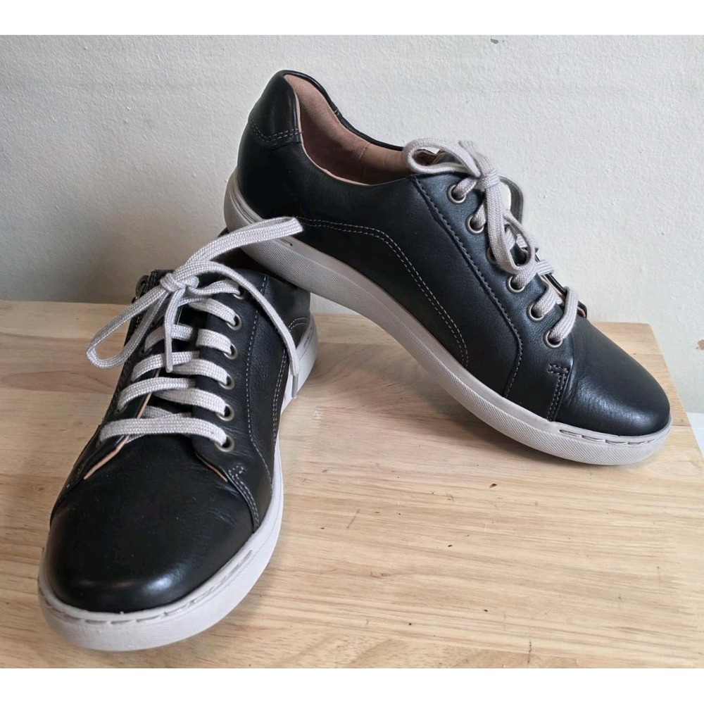 Clarks Womens 9M Artisan Nalle Lace Up Black Nubuck Sneakers Side Zip Comfort